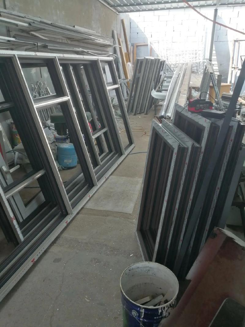 從斷橋鋁到系統門窗 全方位解析現代門窗的選擇、加工與安裝